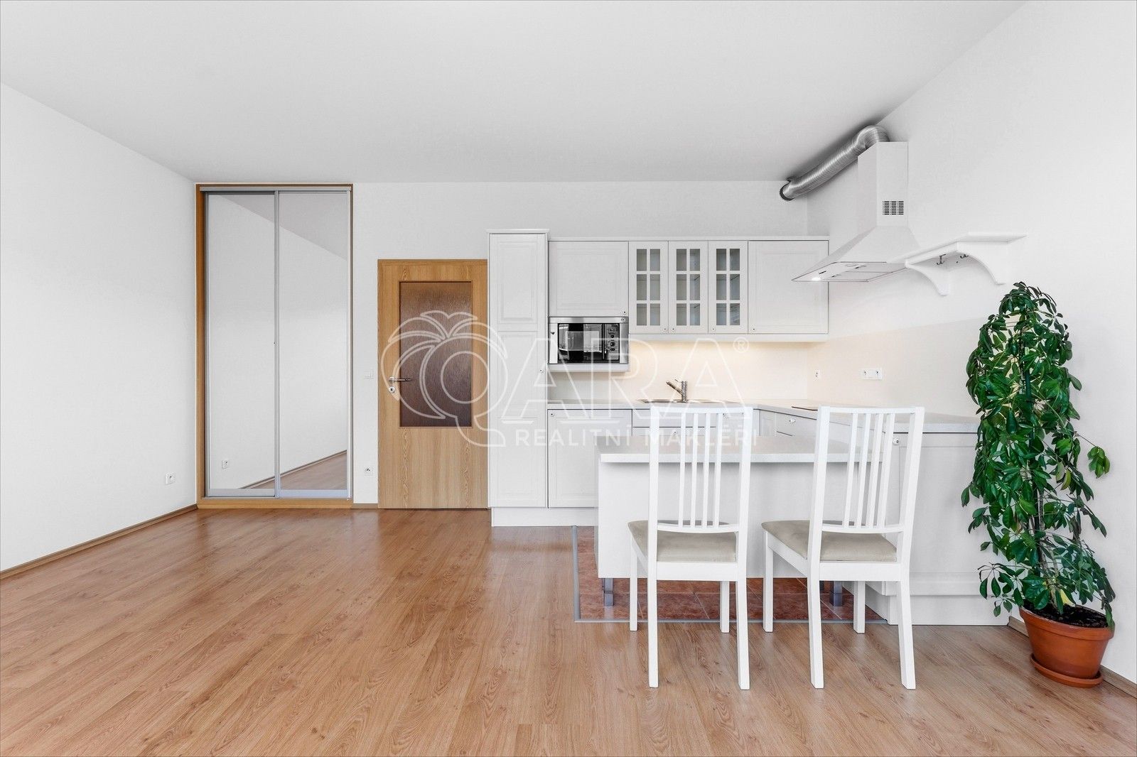 Prodej byt 1+kk - U uhříněveské obory 1551, Praha, 40 m²