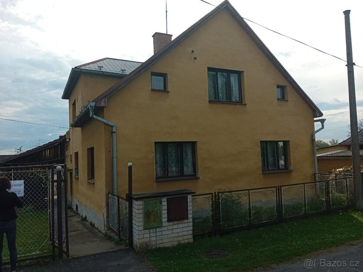 Prodej dům - Katusice, 294 25, 1 184 m²