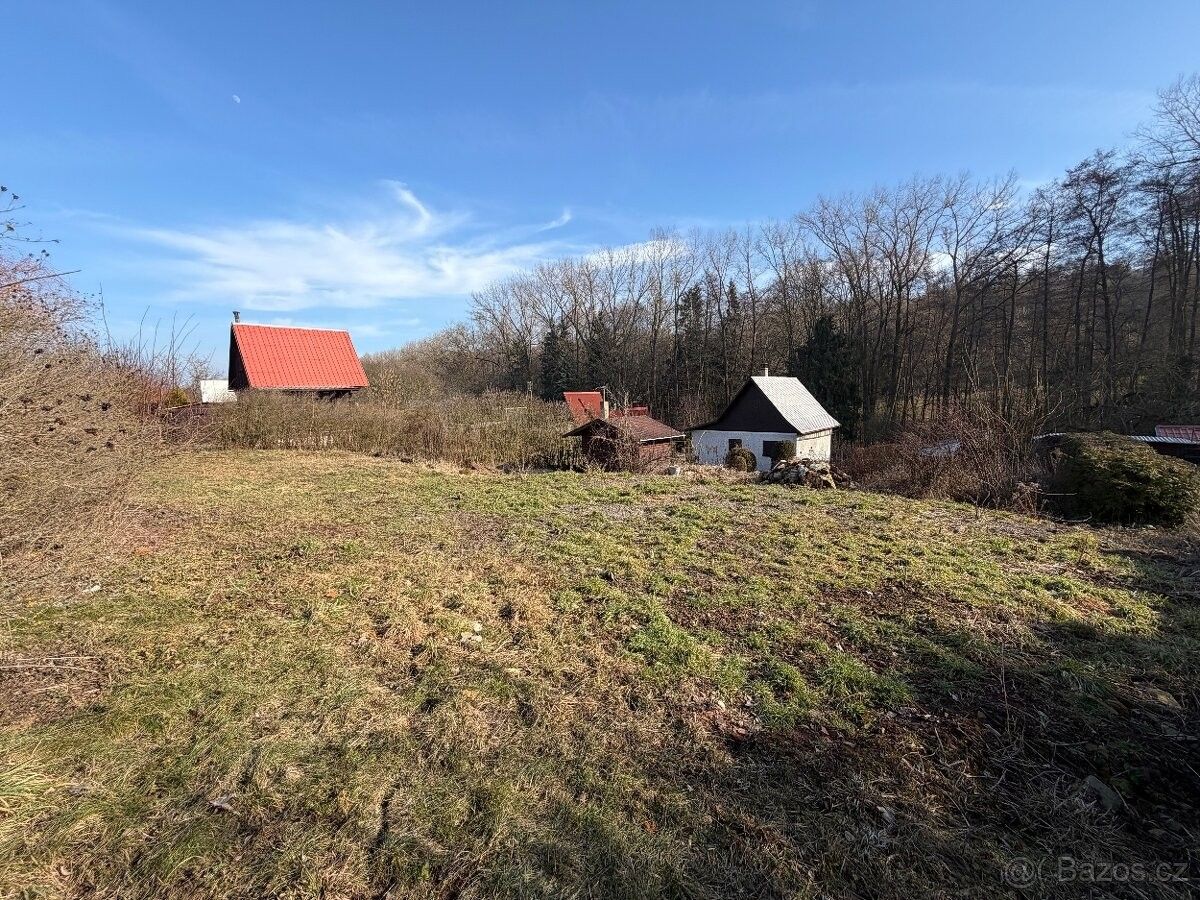 Pozemky pro bydlení, Klobuky v Čechách, 273 74