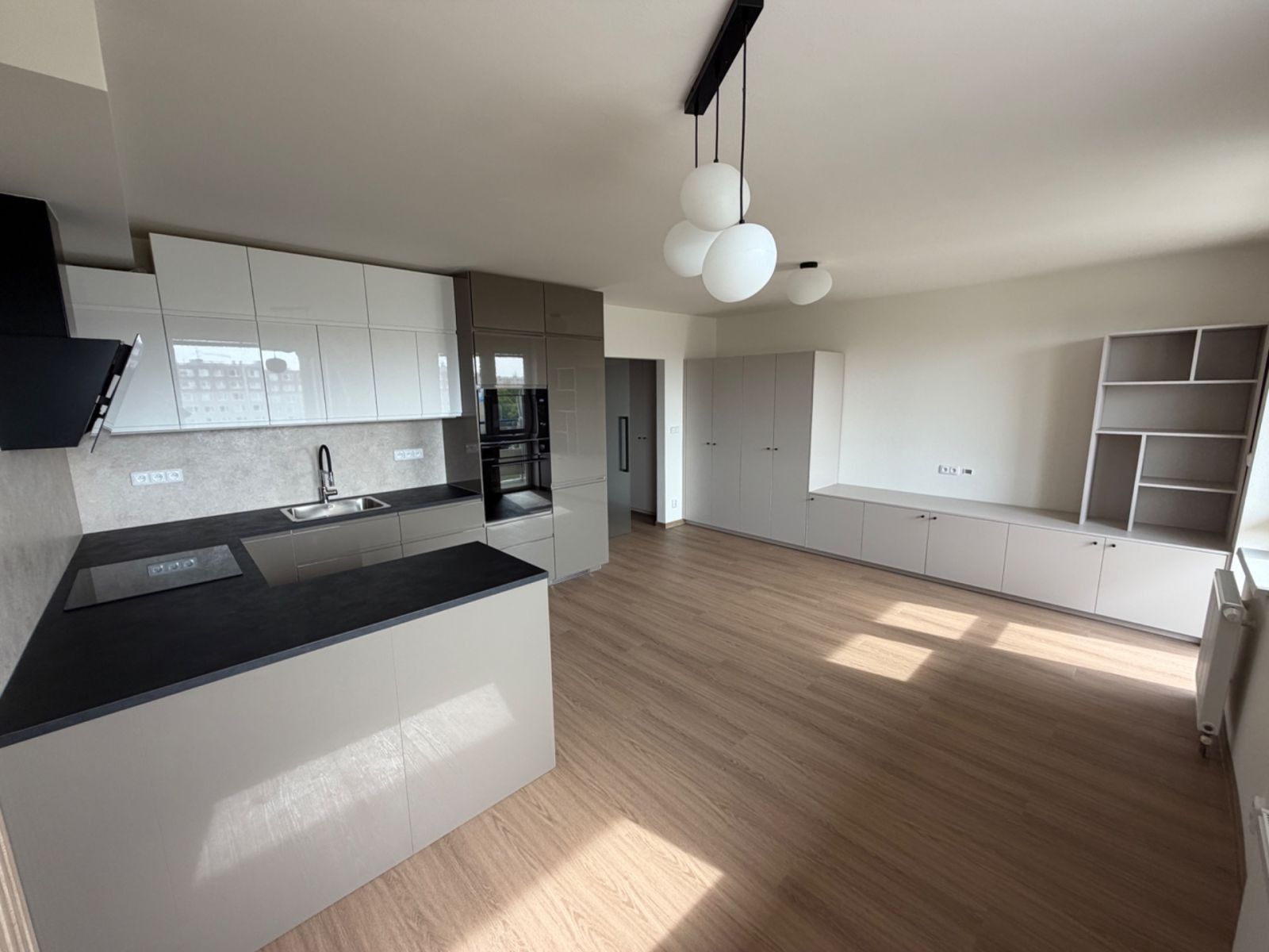 3+kk, Sluneční náměstí, Praha - Stodůlky, 72 m² - 1