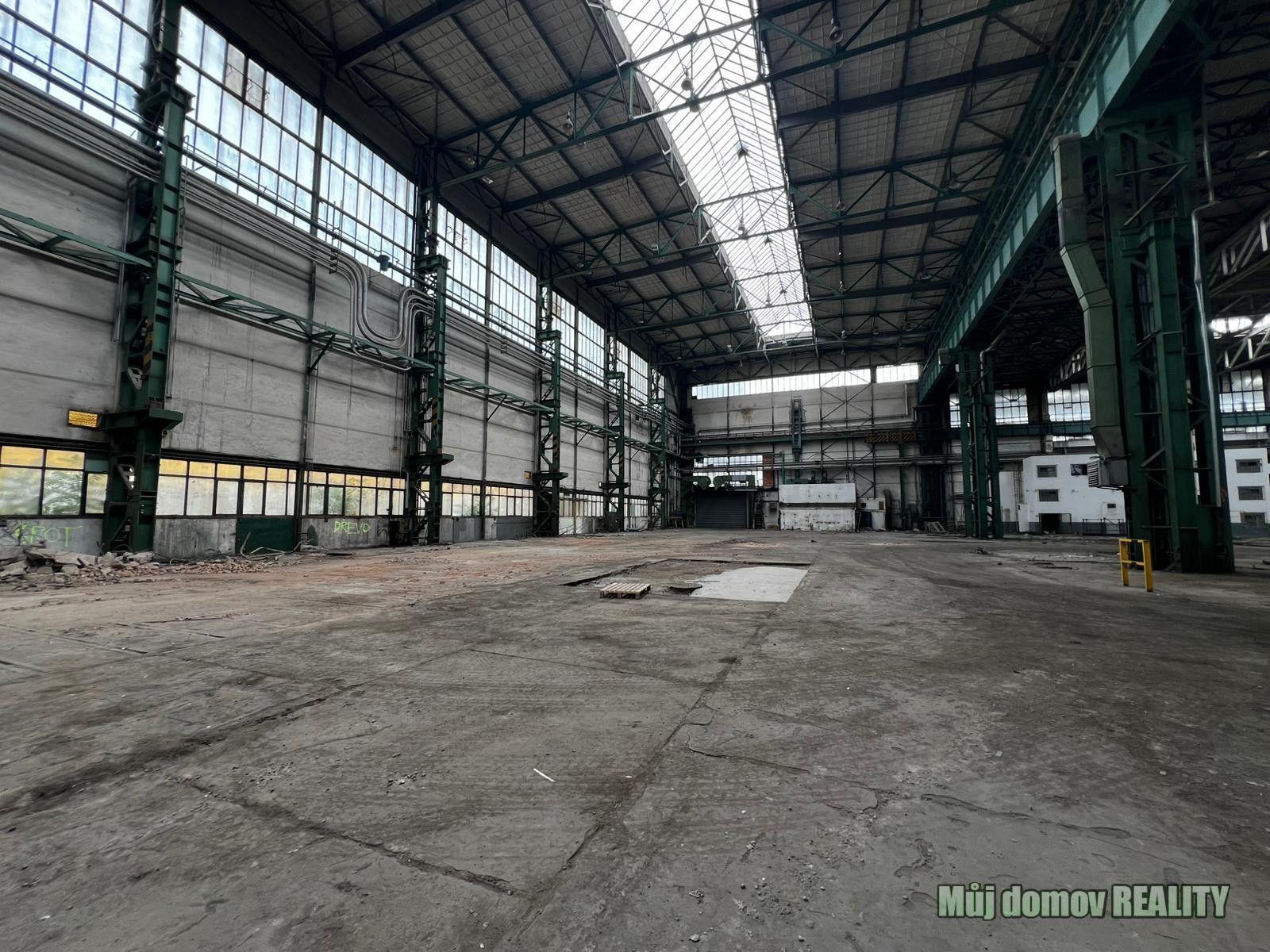 Pronájem sklad - Lisabonská, Praha, 2 400 m²
