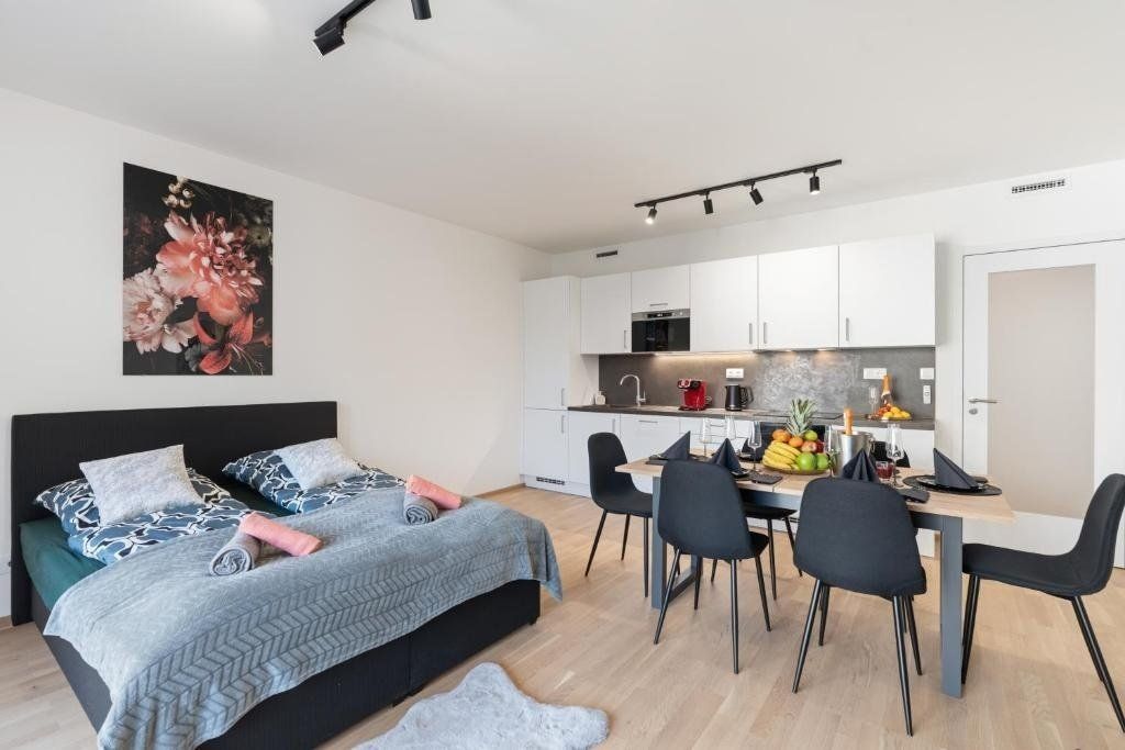 Pronájem byt - Albrightové, Praha - Smíchov, 89 m² - 2