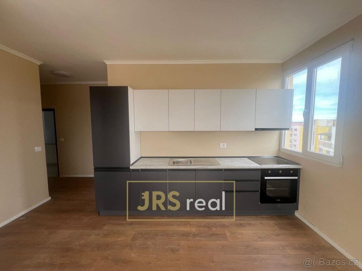 Byty, 987 66, Zahraničí