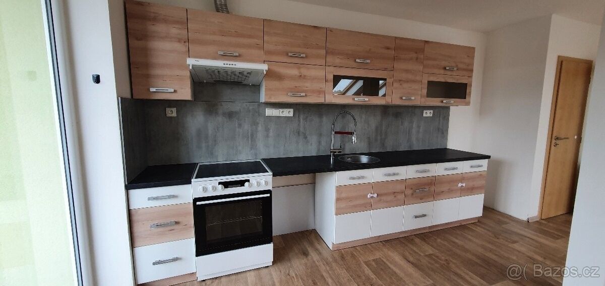 Pronájem byt - Červený Kostelec, 549 41