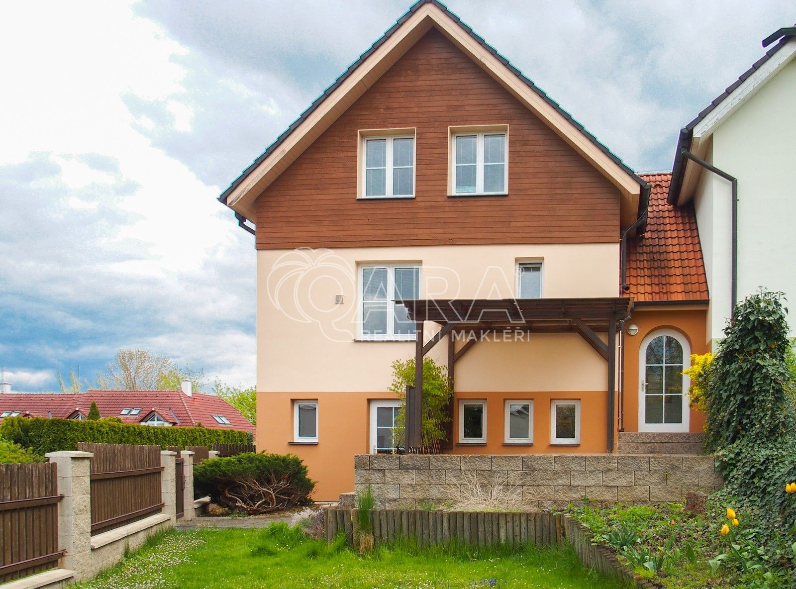 Pronájem rodinný dům - Janáčkova 985, Hluboká nad Vltavou, 200 m²
