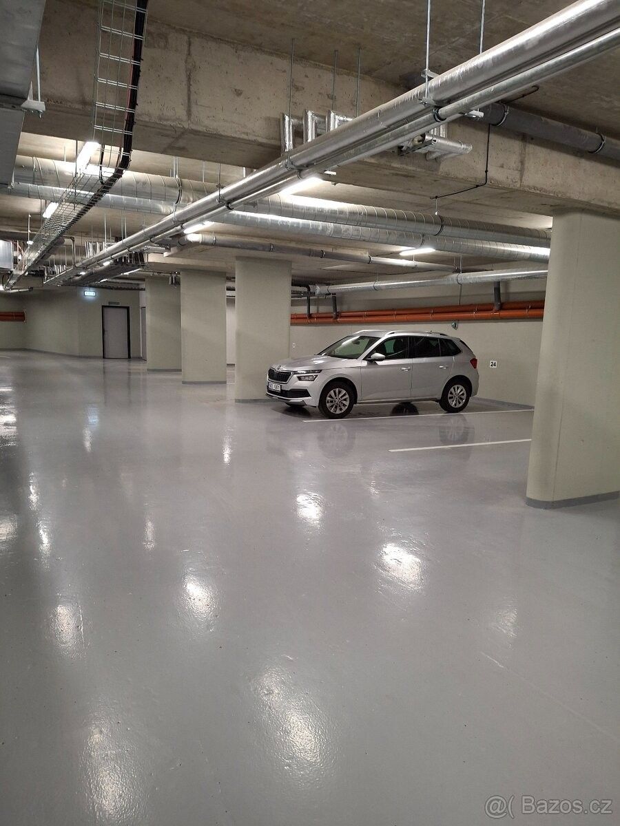 Garáže, Praha, 198 00