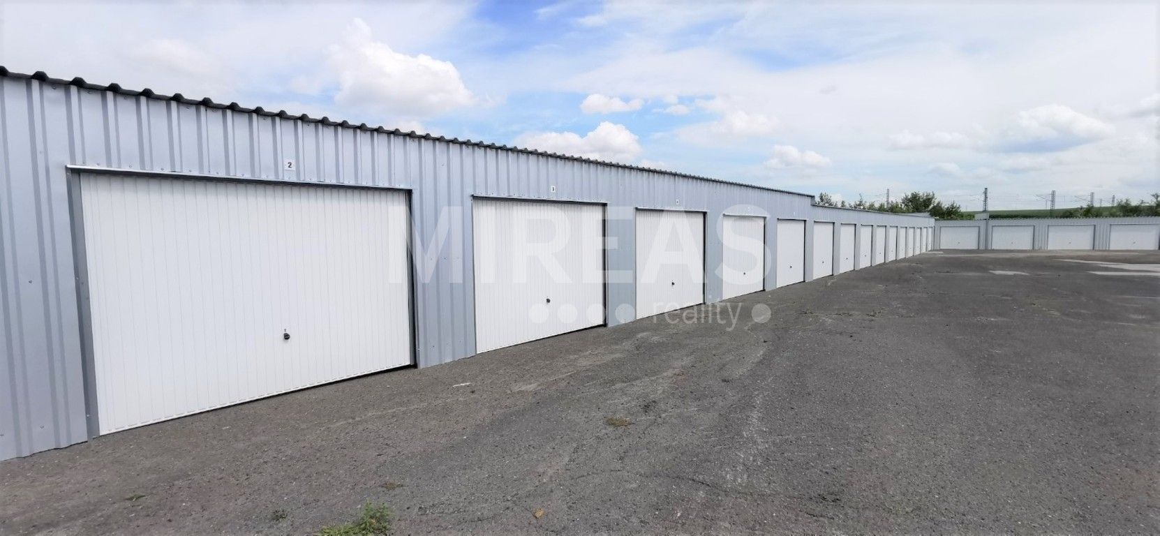 Garáže, Italská, Milovice, 24 m²