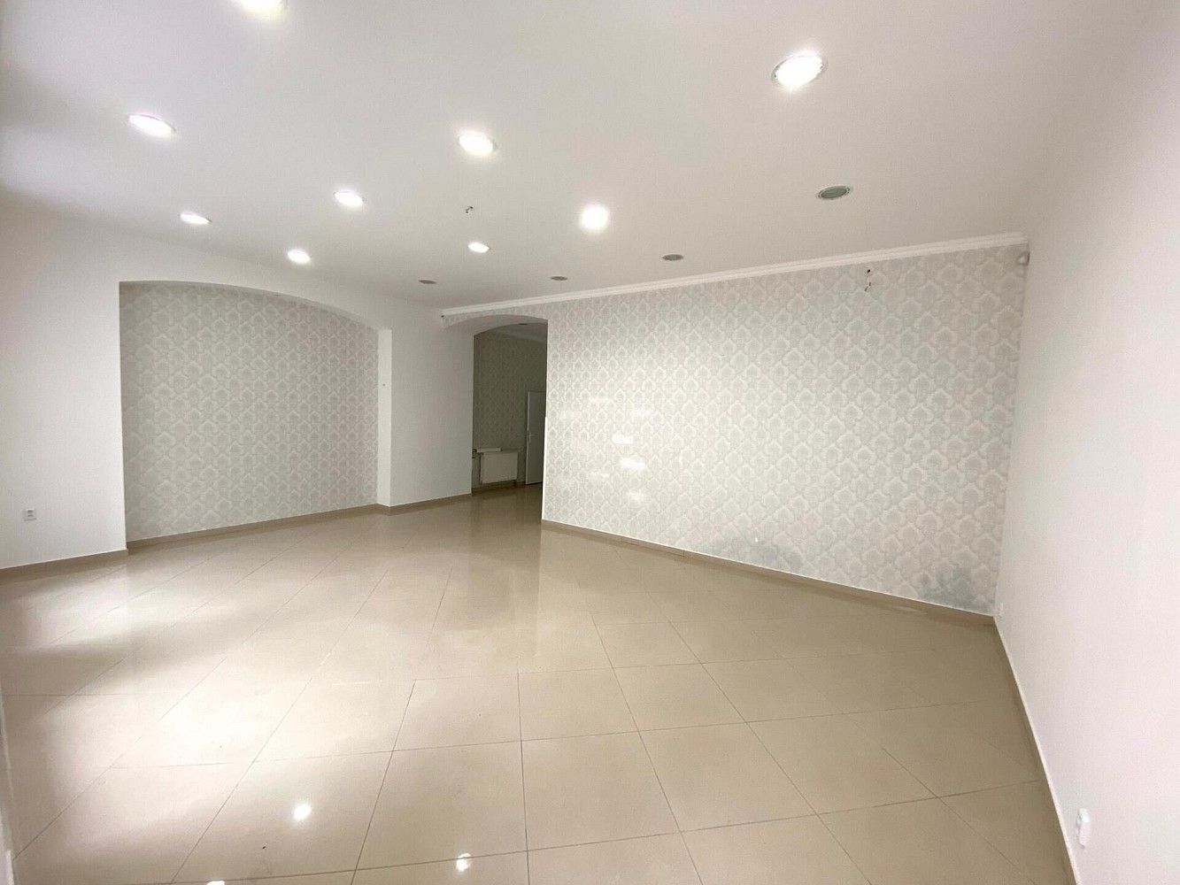 Obchodní prostory · 69 m² · Karlovy Vary, Karlovarský kraj - 3