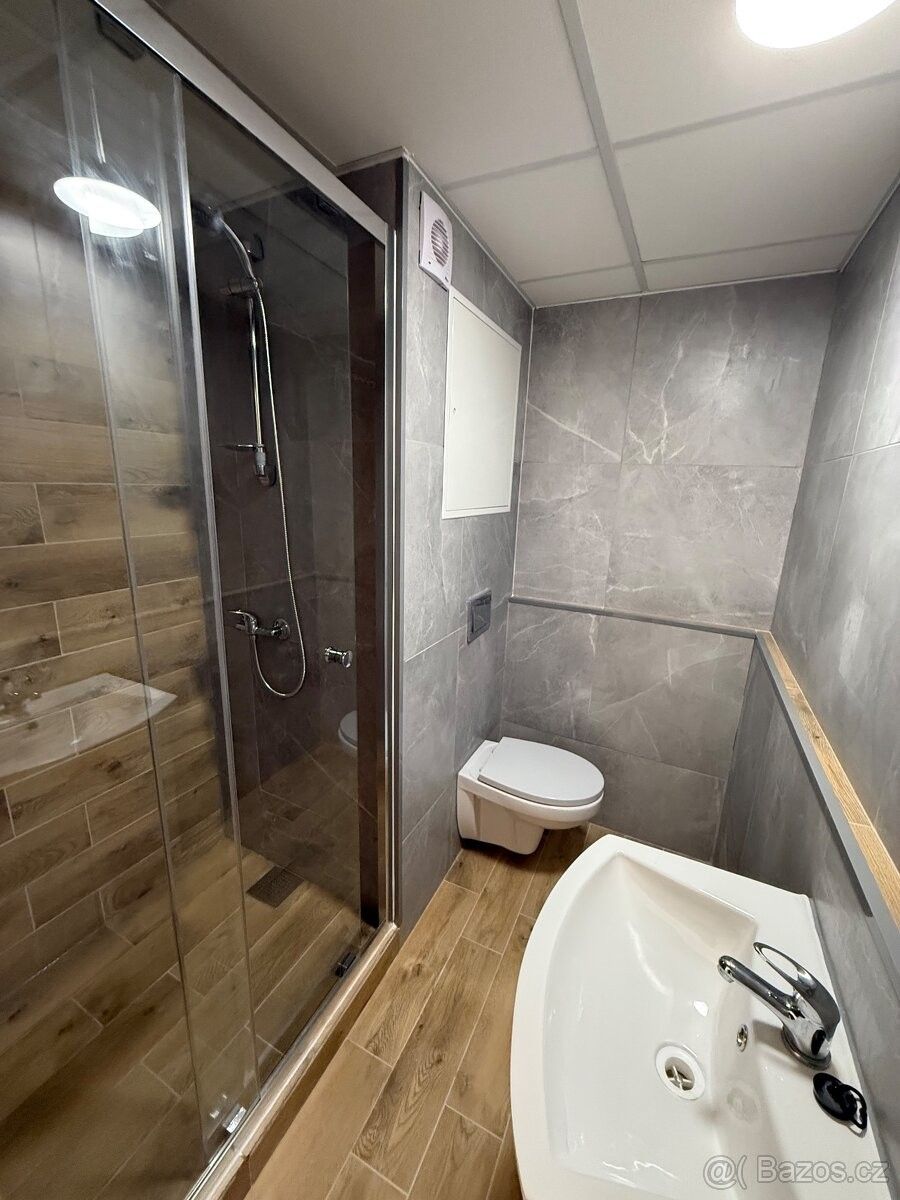 Pronájem byt - Chomutov, 430 04