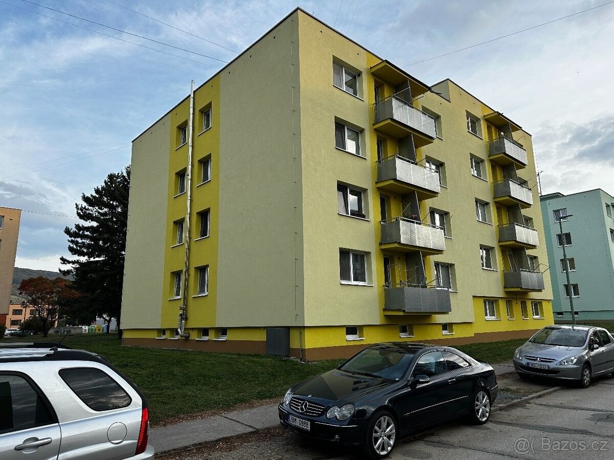 Pronájem byt - Velká nad Veličkou, 696 74 - 2