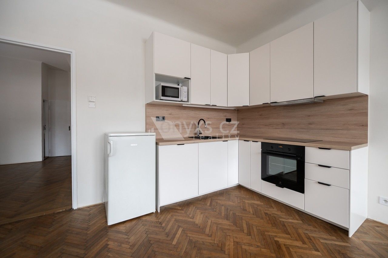 3+kk, Na kopečku, Praha, 81 m²