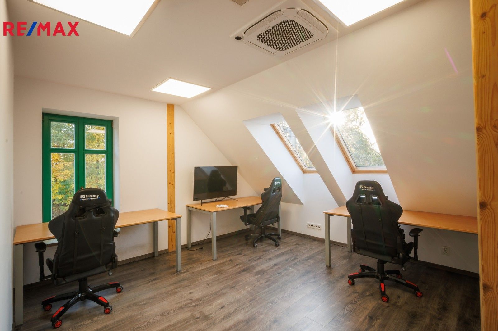 Pronájem kancelář - Petřvaldská 1193, Ostrava, 80 m²