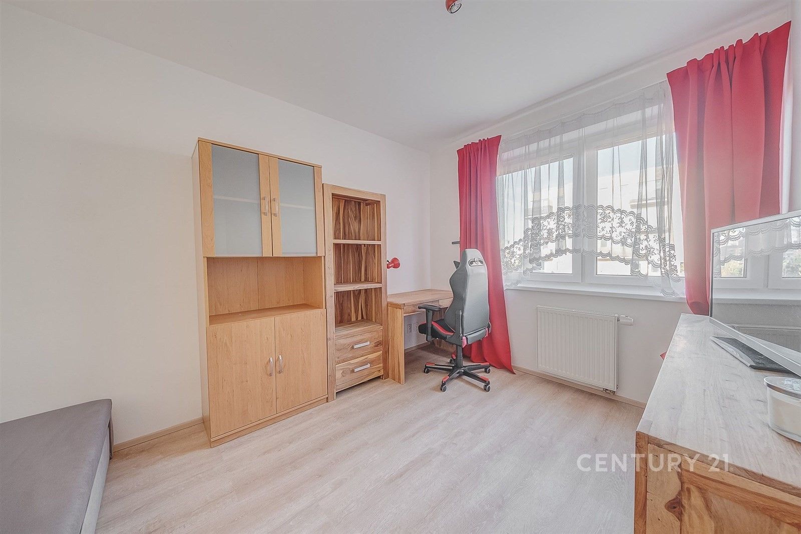 Pronájem byt 2+1 - Rudolfa Holeky, Praha, 55 m²