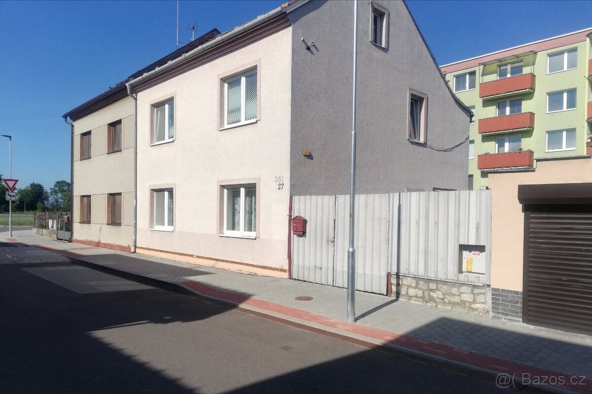 Prodej rodinný dům - Bukovany, 779 00