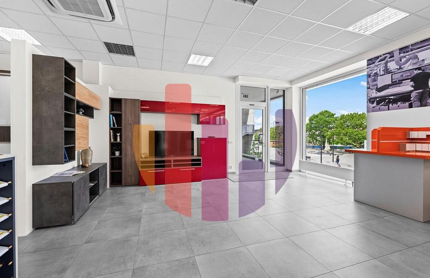 Obchodní prostory · 111 m² · Praha - Hloubětín, okres Praha 14, Hlavní město Praha - 3