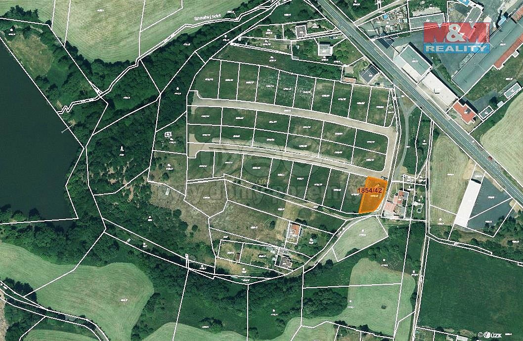 Pozemek pro bydlení, 703 m²