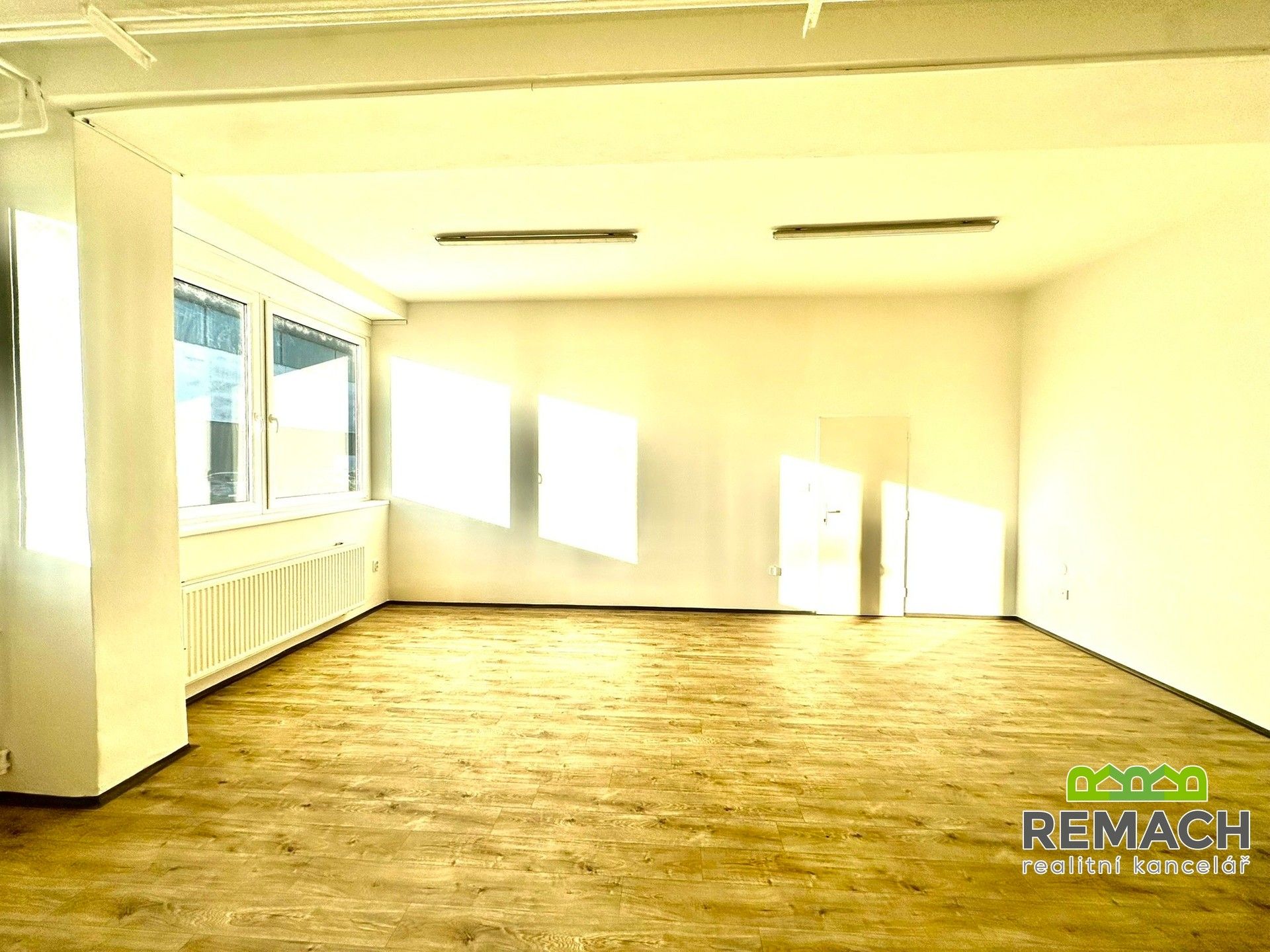 Pronájem kancelář - U Korečnice, Uherský Brod, 57 m²