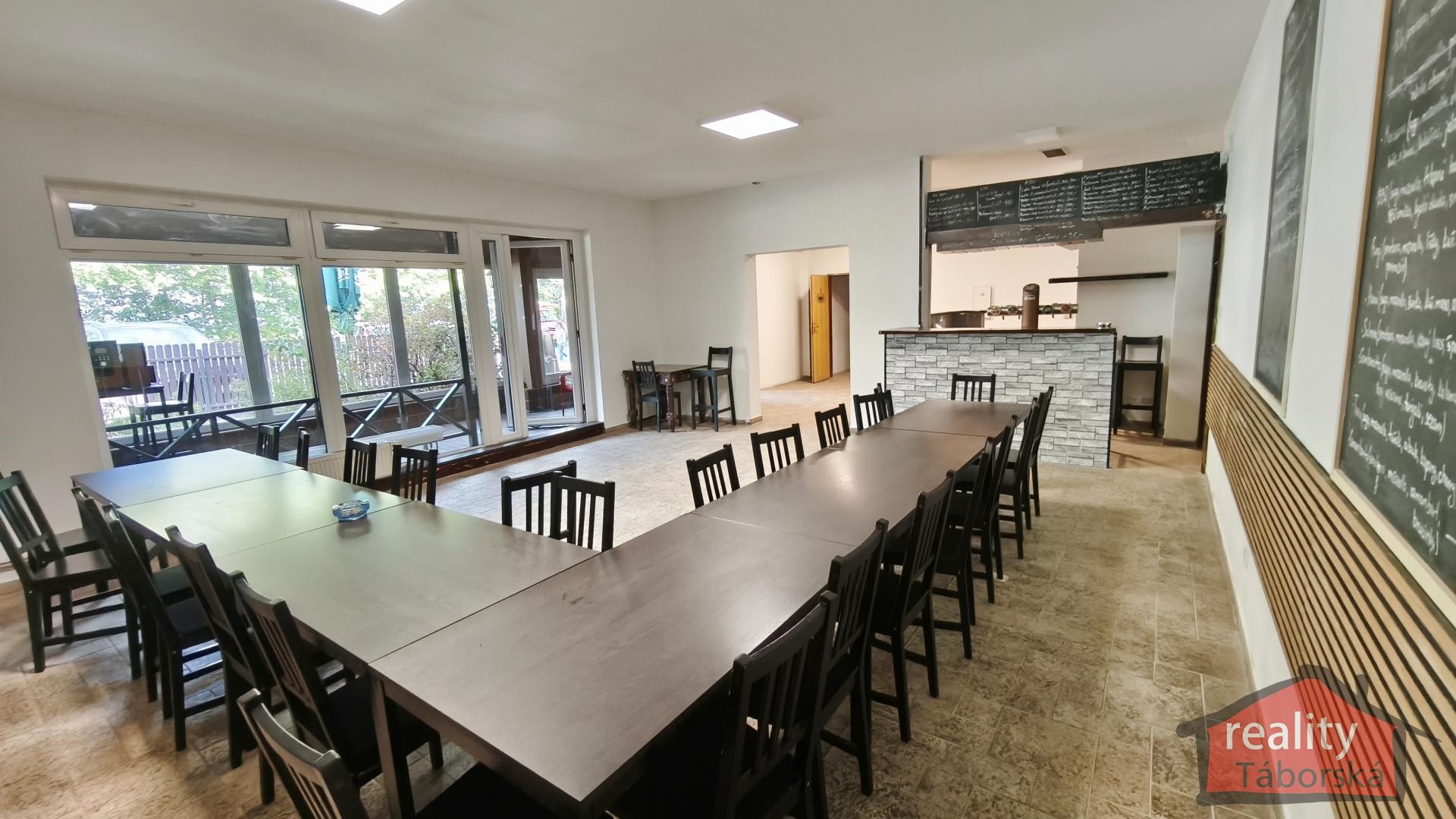 Komerční nemovitost · 241 m² · Nupacká, Nupaky - 1