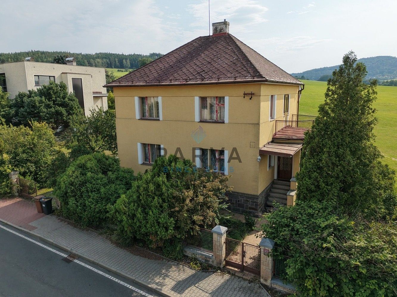Rodinné domy, Komárov, okres Beroun, Středočeský kraj, 212 m² - 1