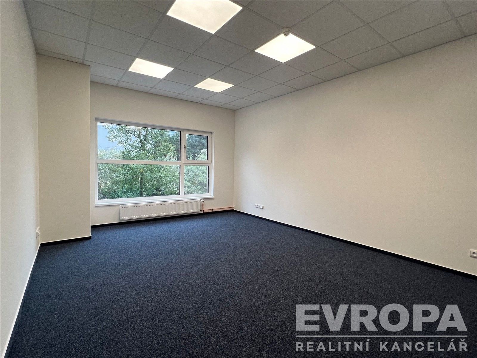 Pronájem kancelář - Prusíkova 2577, Praha, 19 m²