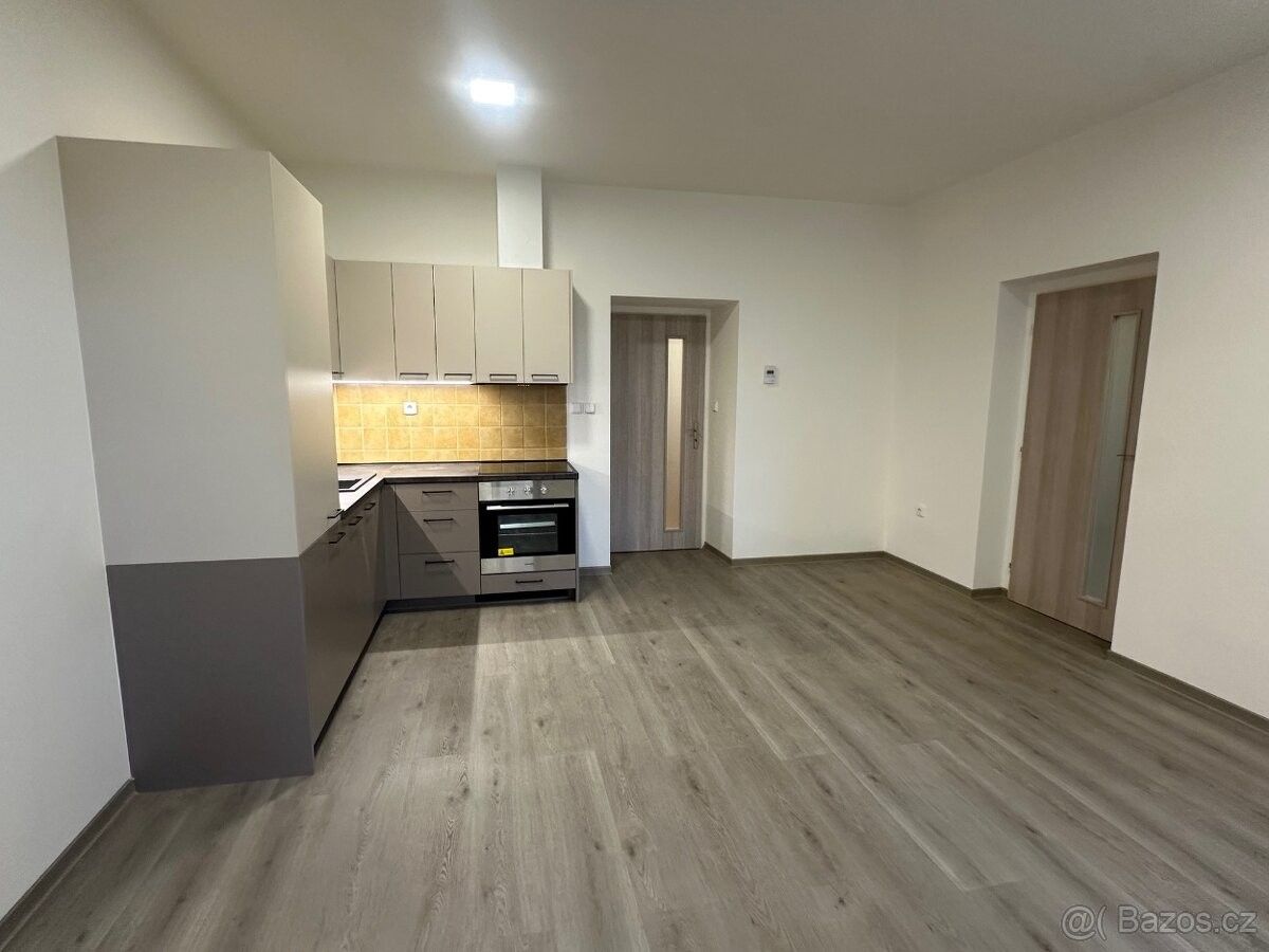 Pronájem byt - Němčice, 560 02