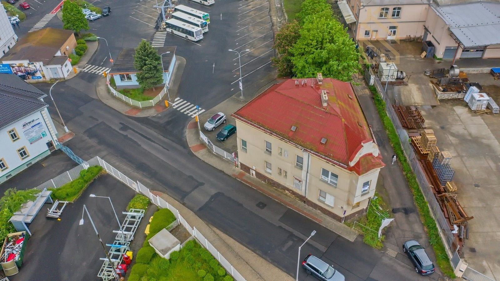 Obchodní prostory, 203 m²