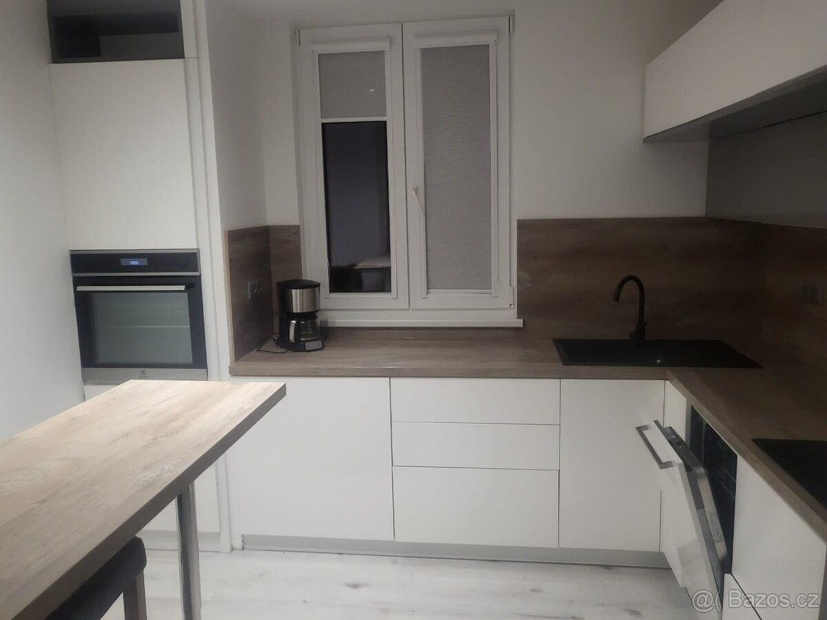 Byty, Ostrava, 700 30