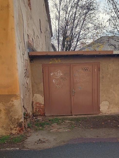 Garáže, Znojmo, 669 04