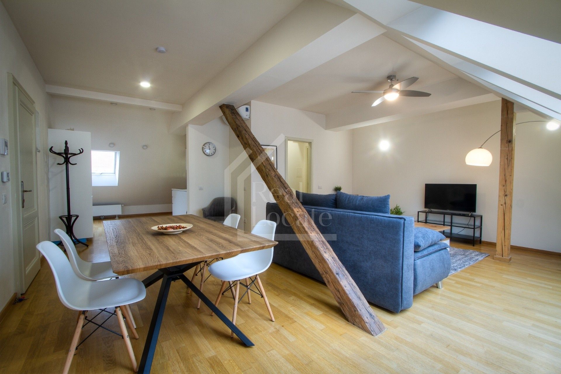 2+kk, Sokolovská, Praha, 76 m²