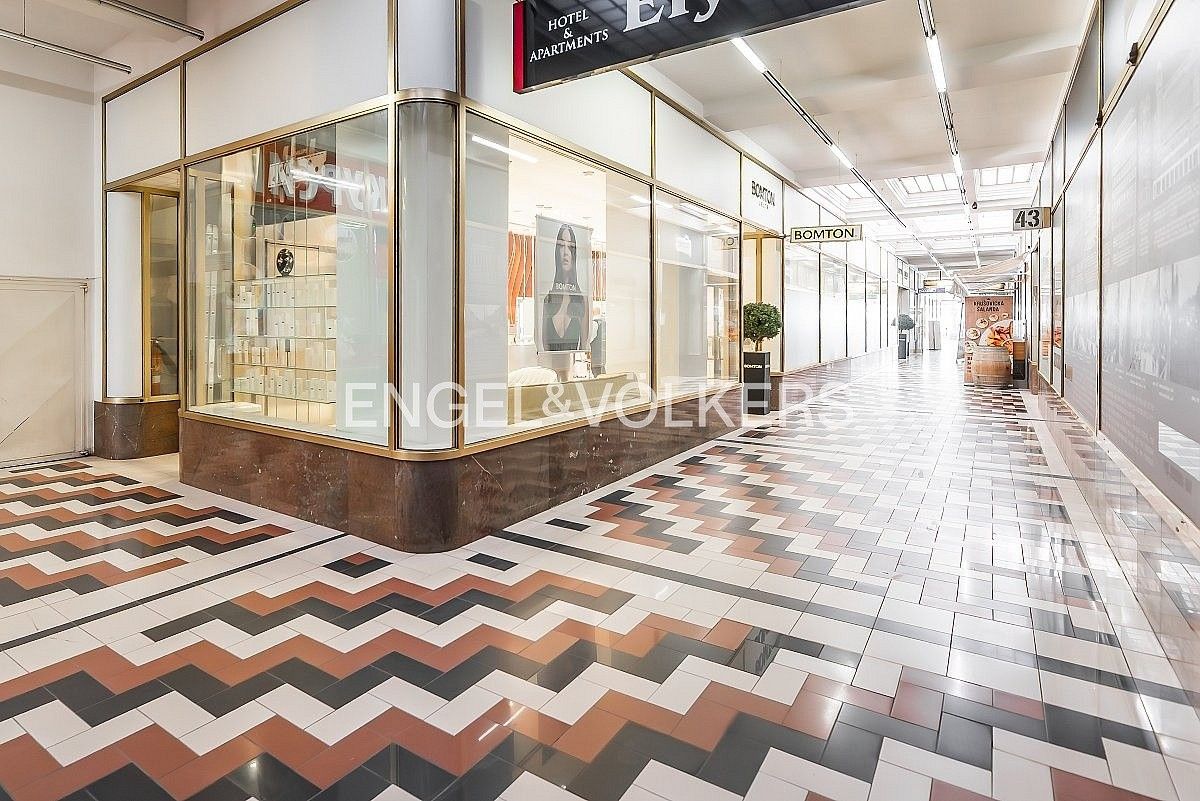 Obchodní prostory, Praha - Nové Město, okres Praha 1, Hlavní město Praha, 148 m² - 2