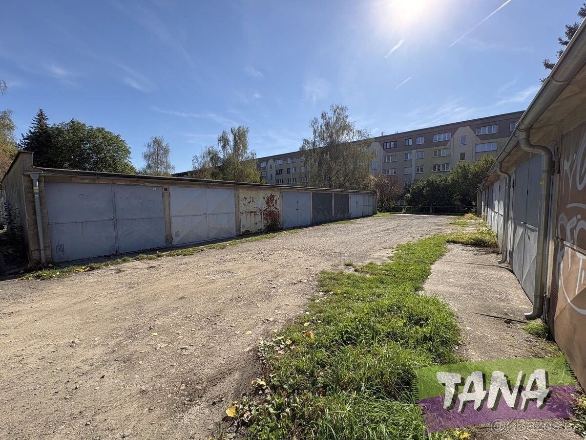 Garáže, Hradec Králové, 500 03 - 2