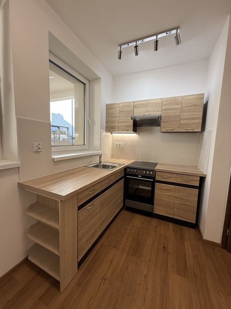 3+kk, Praha - Horní Měcholupy, okres Praha 15, Hlavní město Praha, 47 m²