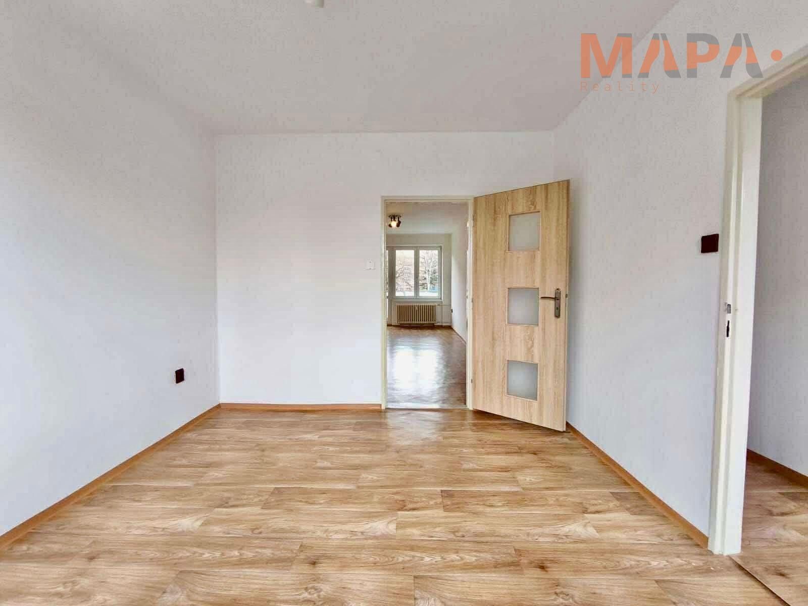 Pronájem byt 2+1 - Karla Čapka , Jirkov, 49 m²