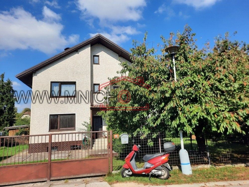 Rodinné domy, Na Dlaskově, Velké Popovice, 180 m²