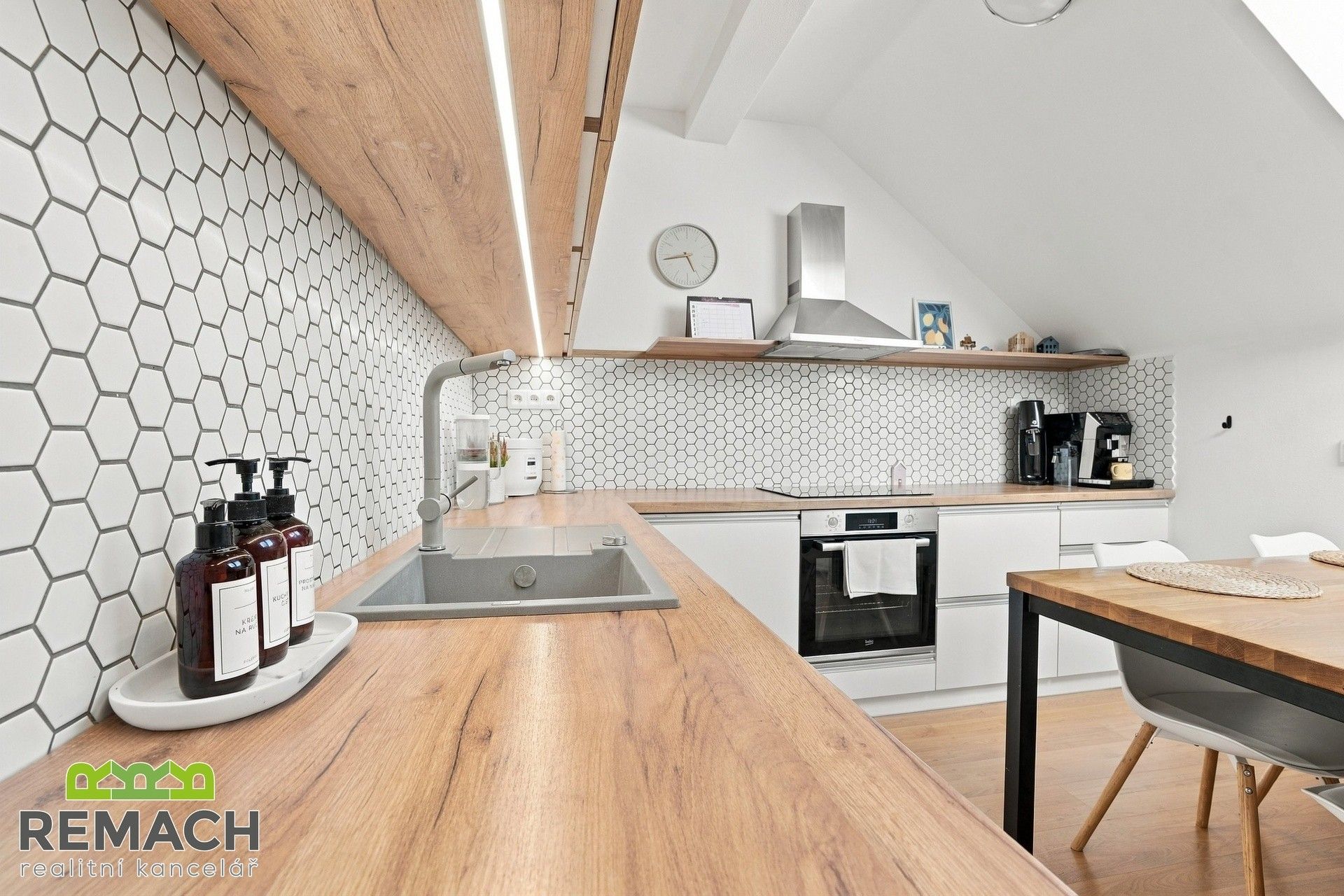 4+kk, Moravní nábřeží, Staré Město, 112 m² - 2