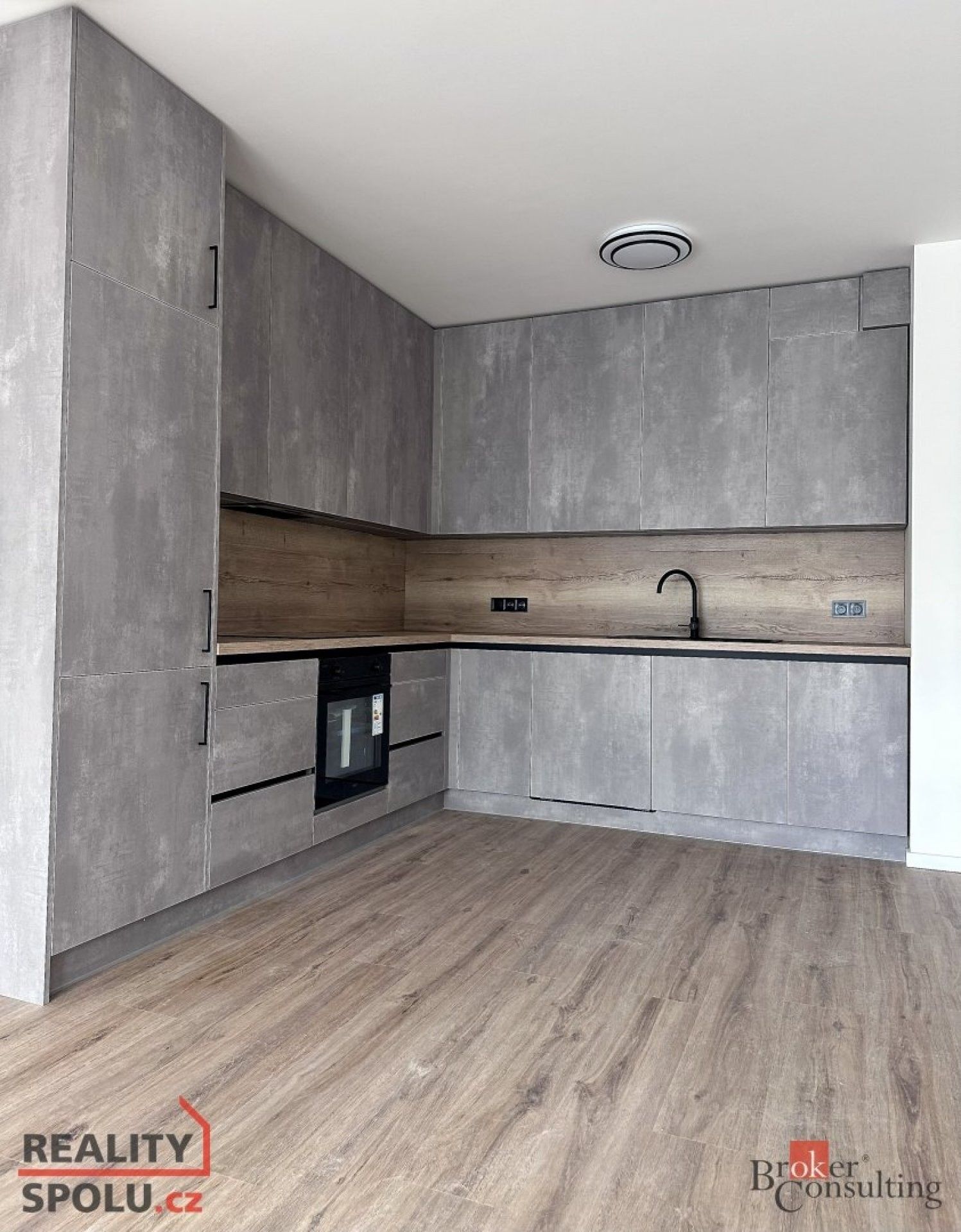 Pronájem byt 2+kk - Ke křížku, Kladno, 46 m²