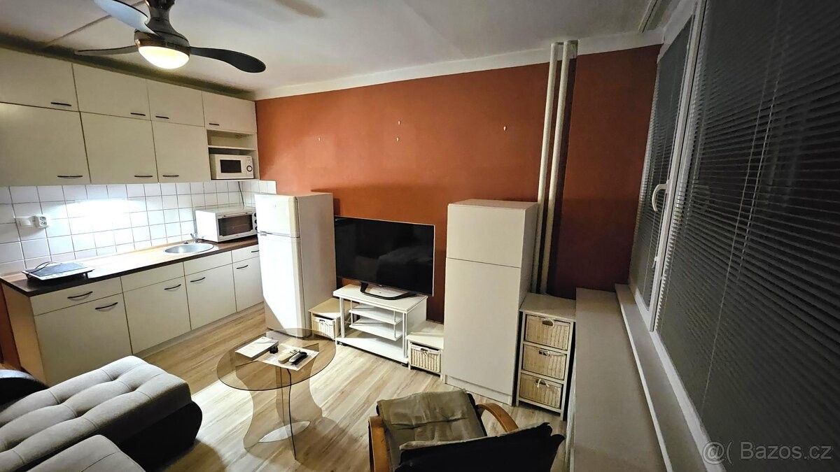 Pronájem byt - Bečov, 434 01