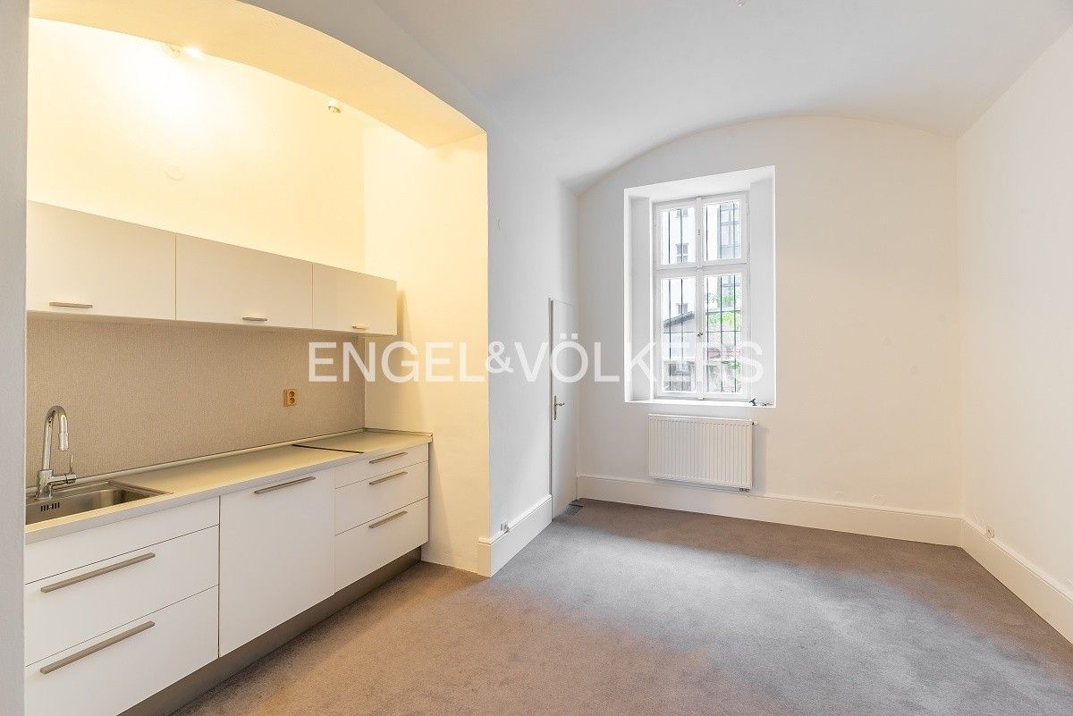 Pronájem kancelář - Janáčkovo nábřeží 713, Praha Smíchov, 77 m² - 5