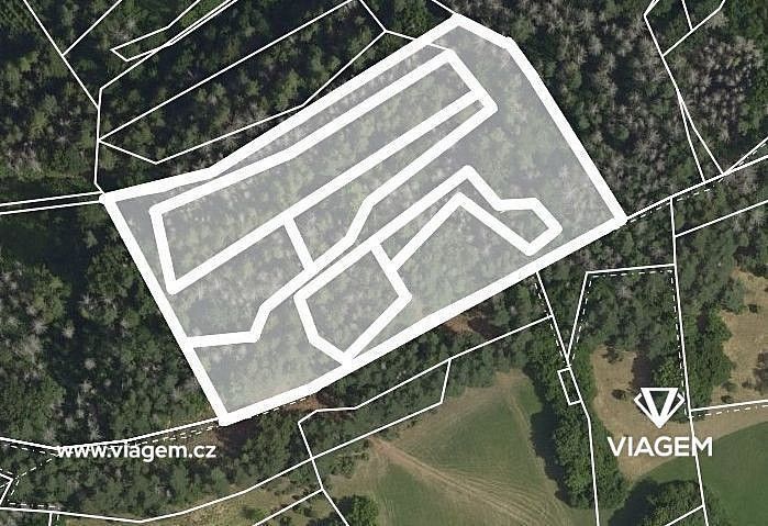 Les, 3 262 m²