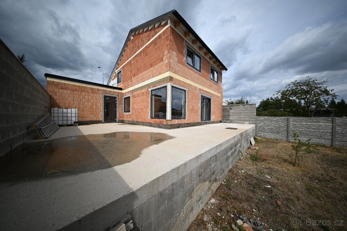 Prodej rodinný dům - Veselí nad Moravou, 698 01 - 2