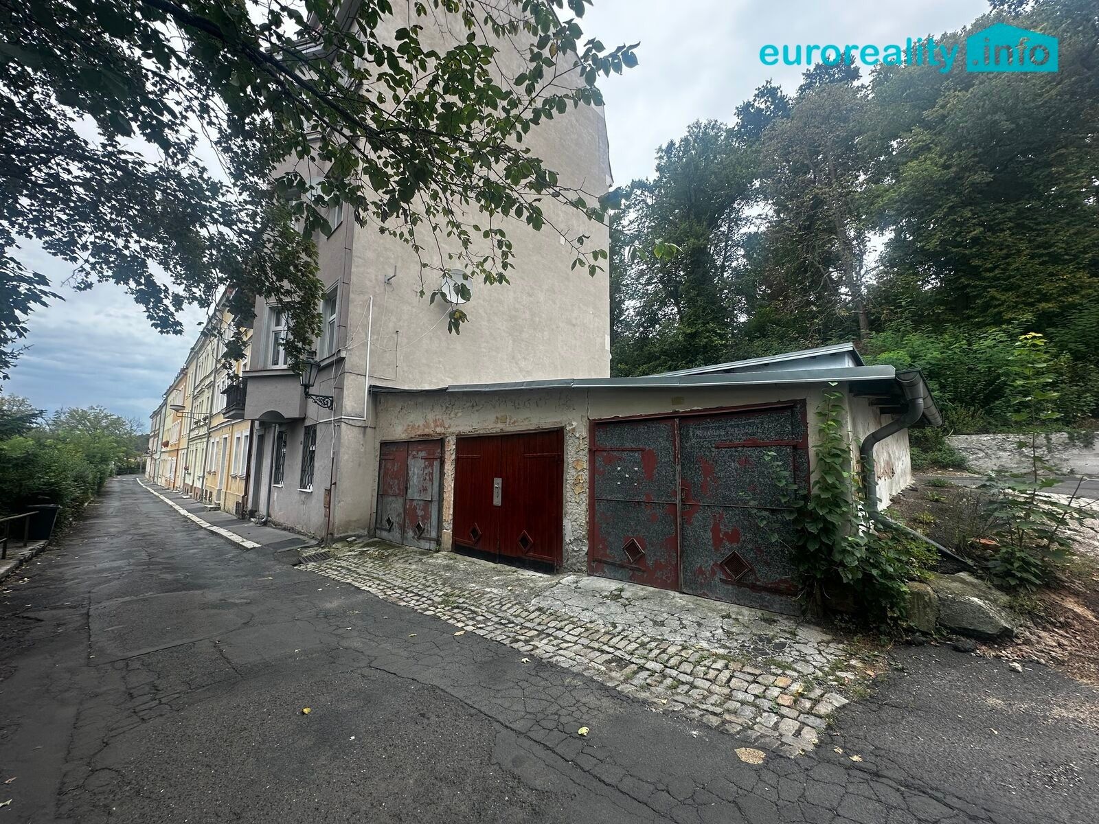 Garáže, Karlovy Vary, 20 m² - 2