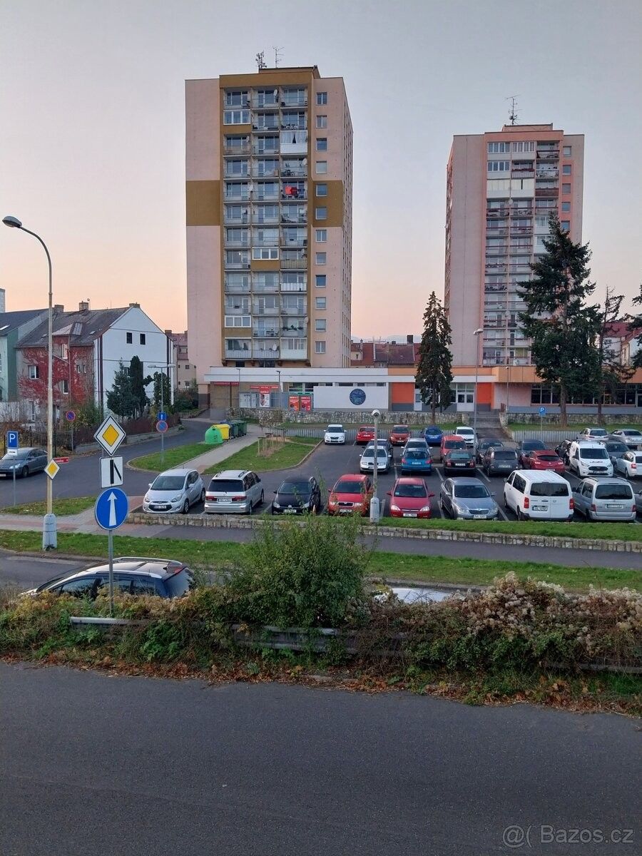 Garáže, Chomutov, 430 01