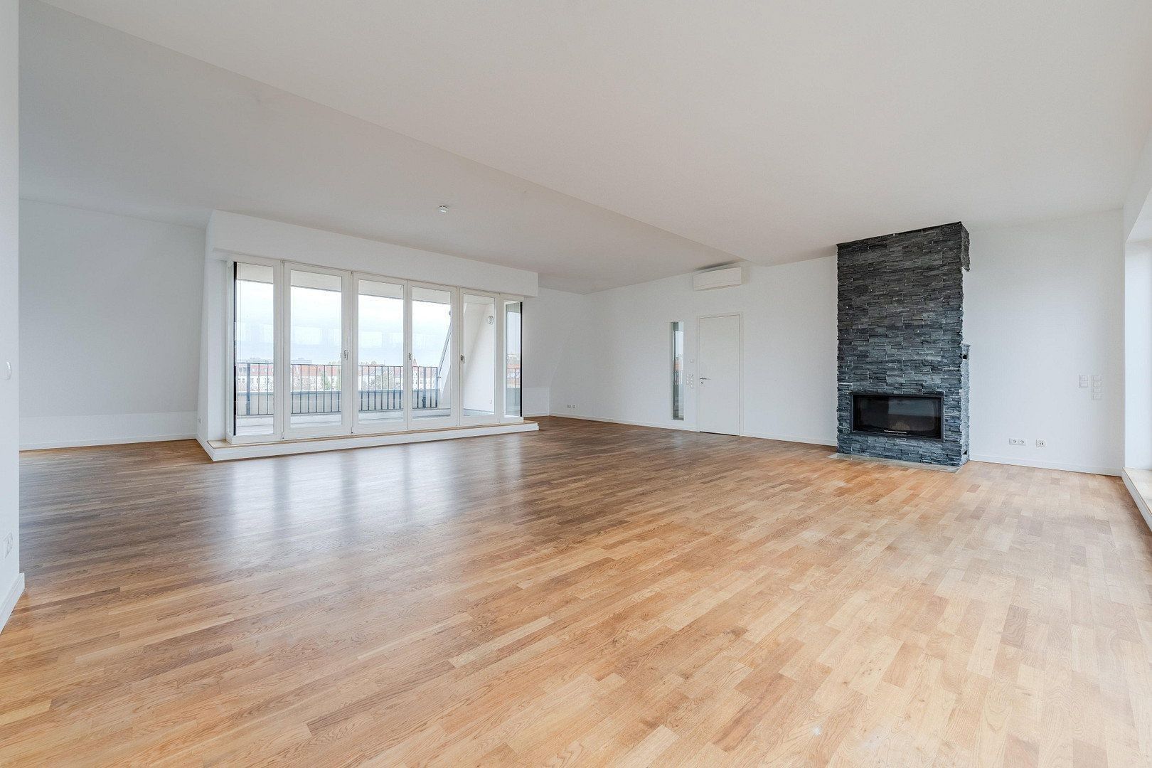 6+kk a více, Gabriel Max Str 15a Berlin Friedrichshain Berlin 10245, 286 m² - 2