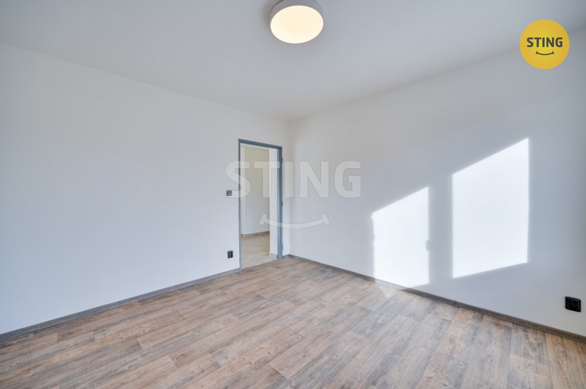 Prodej rodinný dům - Šakvická, Strachotín, 270 m² - 5