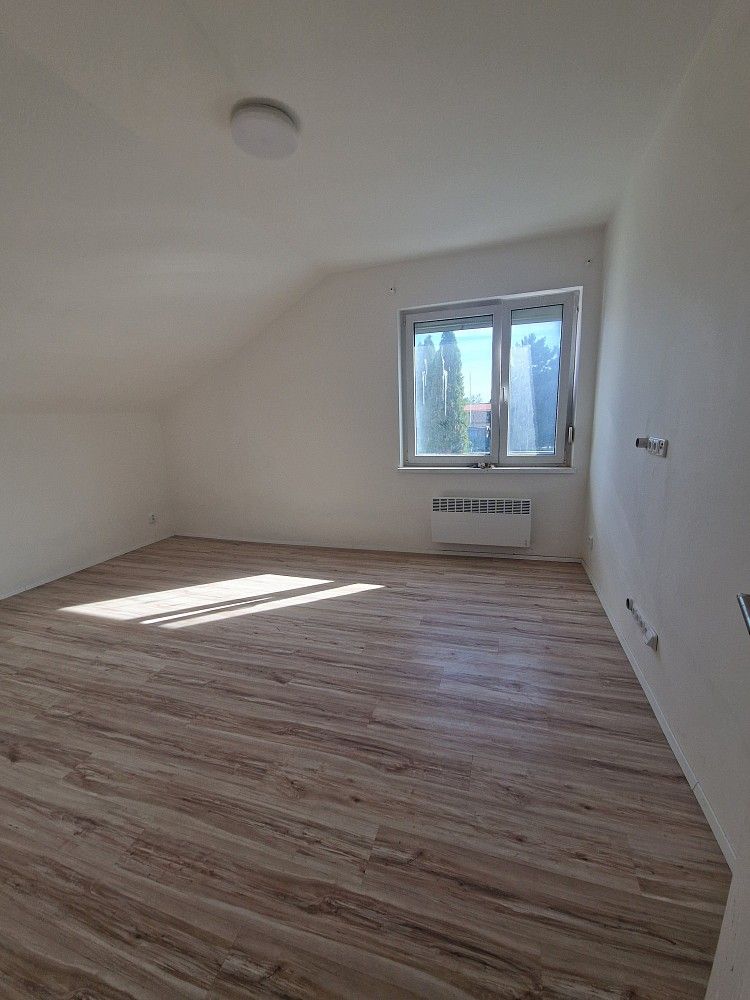 Pronájem byt 2+kk - Přerovská, Olomouc - Holice, 45 m² - 5