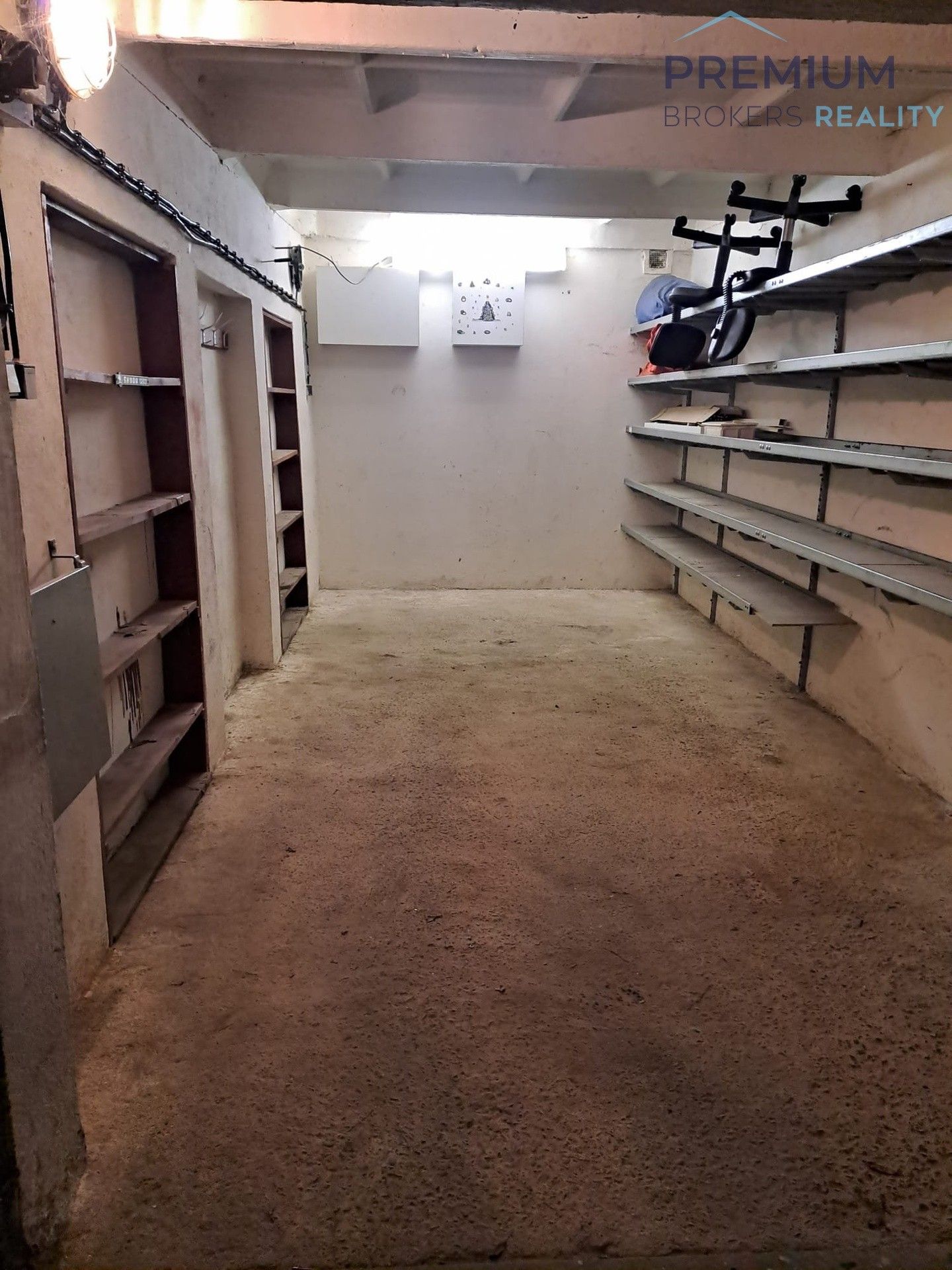 Garáže, Petlérská, Klášterec nad Ohří, 18 m²