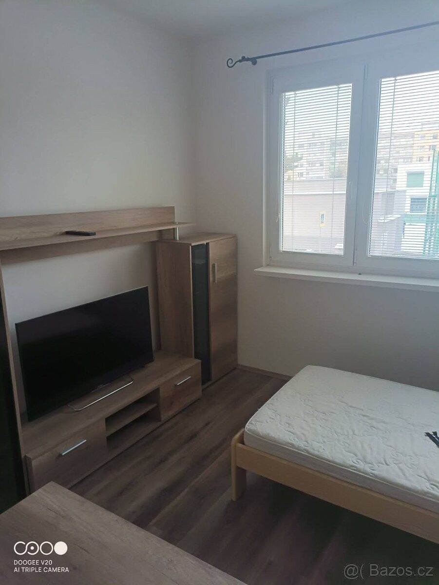 Pronájem byt - Odolena Voda, 250 70