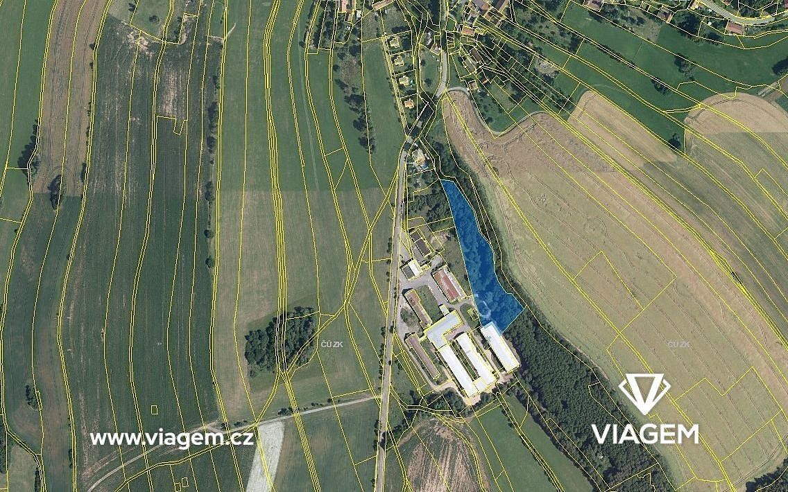 Komerční pozemek, 3 335 m²
