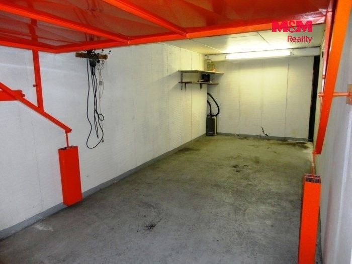 Garáž · 18 m² · Hviezdoslavova, Praha - 3