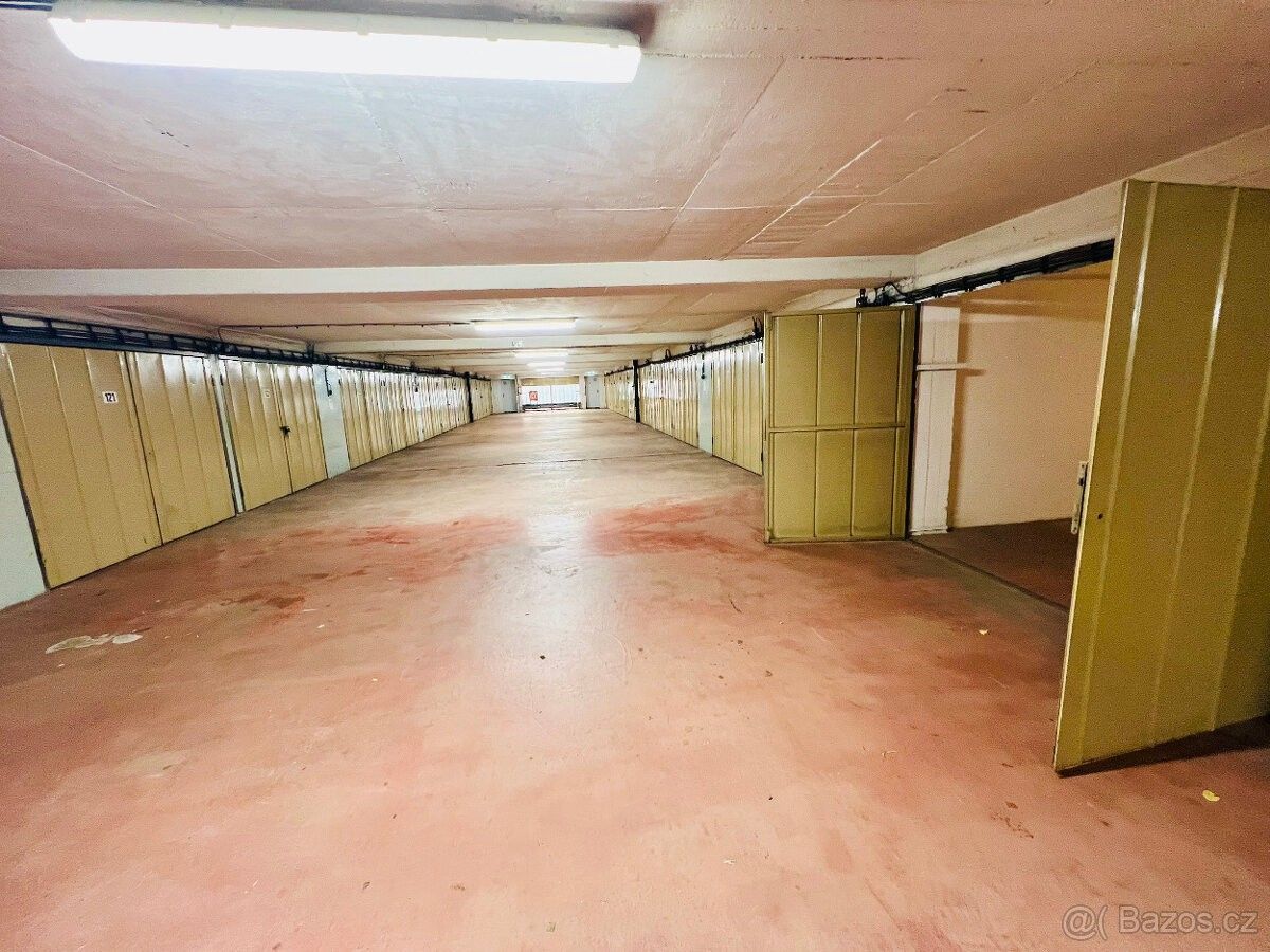 Garáže, Olomouc, 779 00